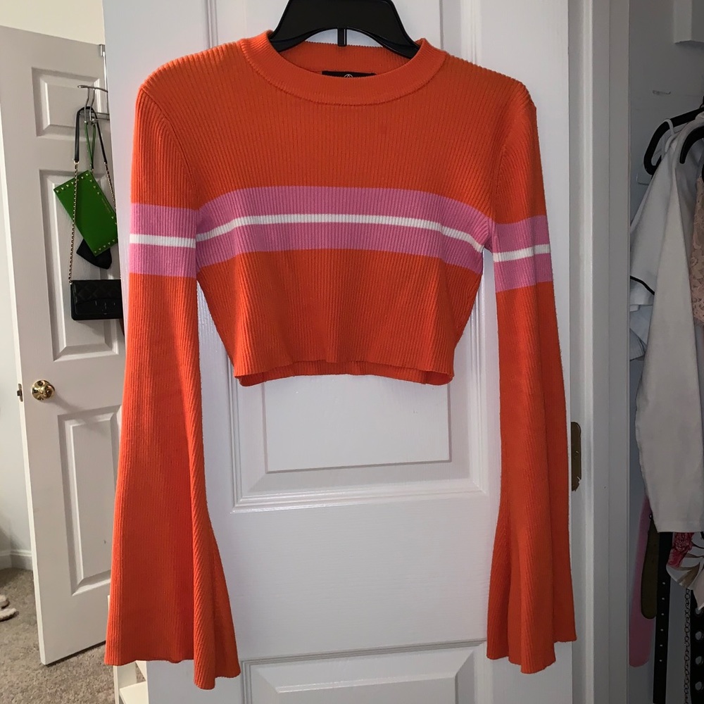 Orange and print cropped sweater with wide sleeve